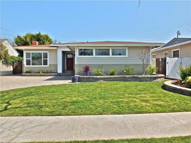 2944 Ladoga Avenue, Long Beach, California 90815