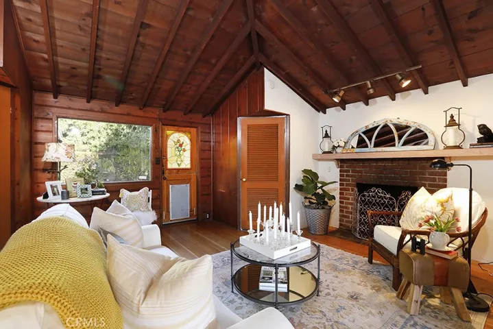 520 Oak Street, Laguna Beach, California 92651