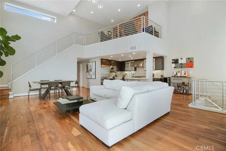 702 Rockefeller, Irvine, California 92612