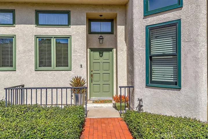 1106 Oceanaire Drive 1, San Luis Obispo, California 93405