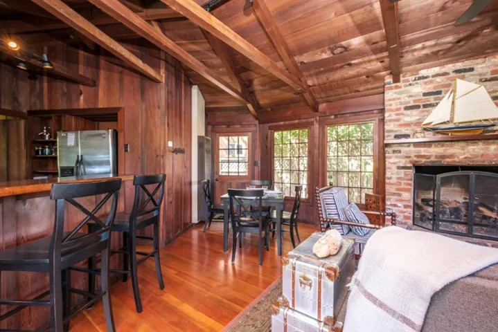 1034 Hillside Avenue, Pacific Grove, California 93950