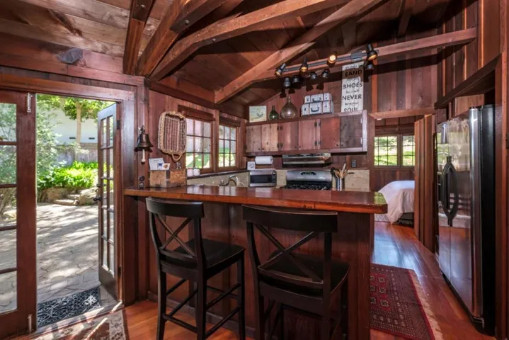 1034 Hillside Avenue, Pacific Grove, California 93950