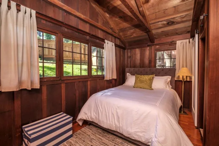 1034 Hillside Avenue, Pacific Grove, California 93950