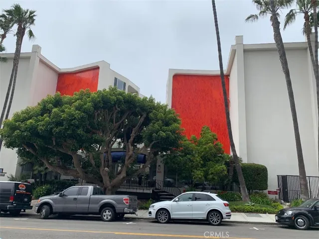 Well-maintained Complex - Surfrider