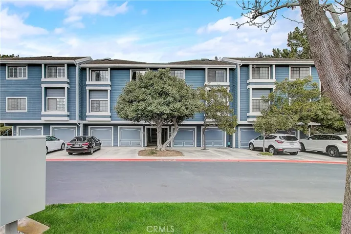 20302 Tidepool Circle 203, Huntington Beach, California 92646