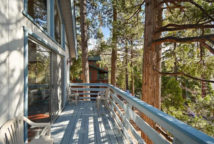 27544 Oakwood Drive, Lake Arrowhead, California 92352