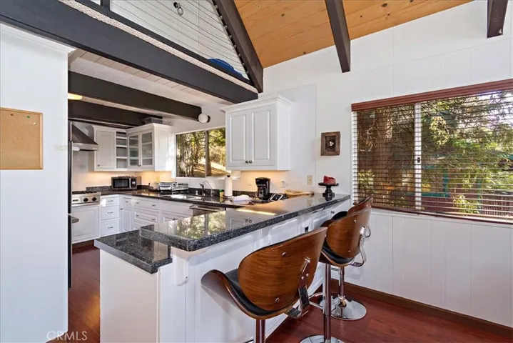 27544 Oakwood Drive, Lake Arrowhead, California 92352