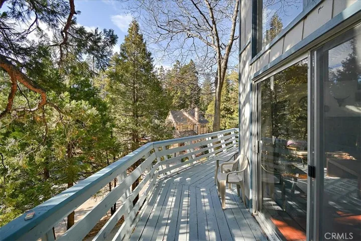 27544 Oakwood Drive, Lake Arrowhead, California 92352