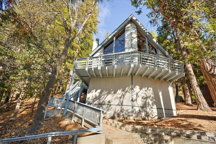 27544 Oakwood Drive, Lake Arrowhead, California 92352