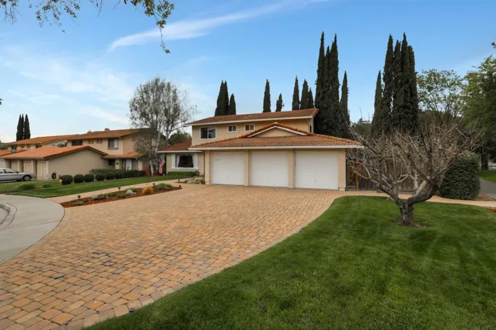 15695 La Mesa Court, Morgan Hill, California 95037