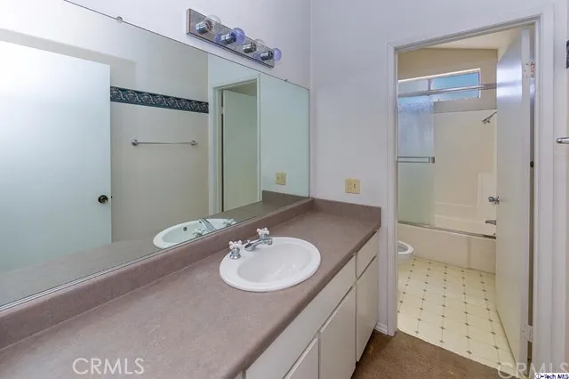 320 E Stocker Street 302, Glendale, California 91207