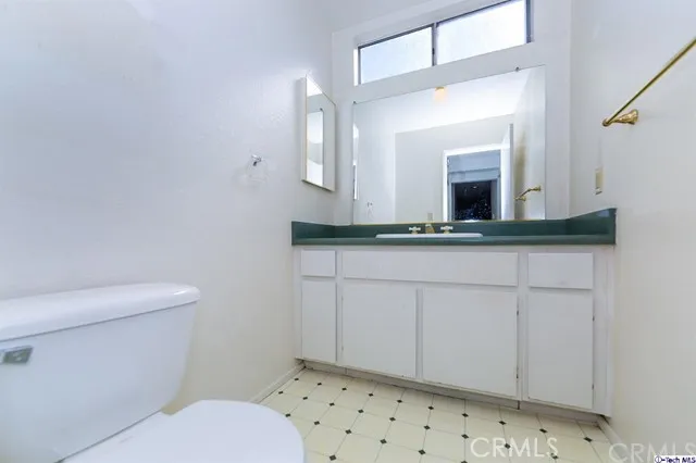 320 E Stocker Street 302, Glendale, California 91207