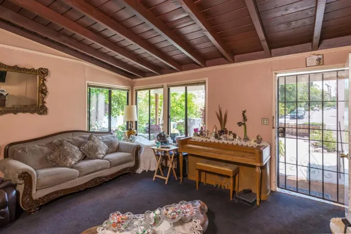 394 Farley Street, Mountain View, California 94043