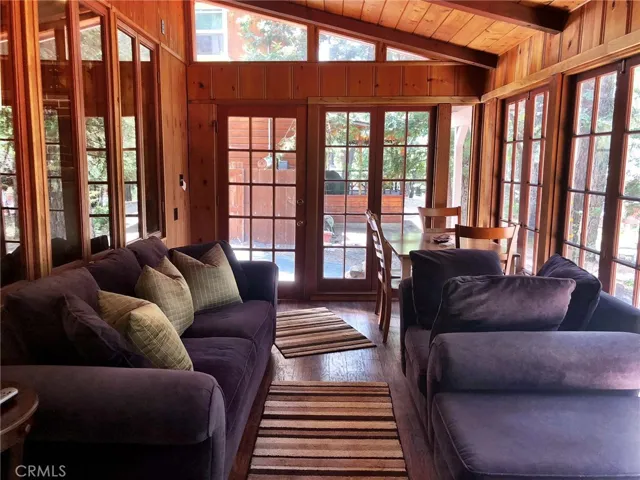 FAMILY ROOM/SUN ROOM