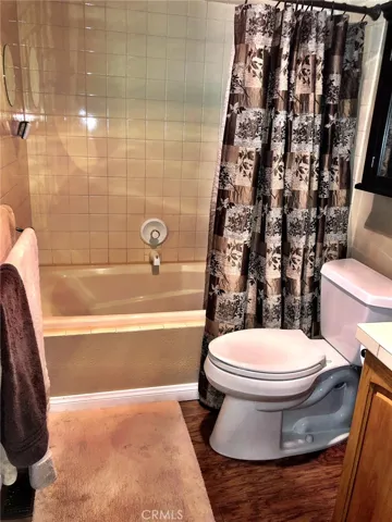 BATH 1-MAIN LEVEL
