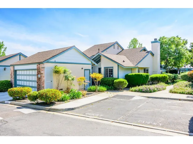 2416 Turnbridge Gln, Escondido, California 92027