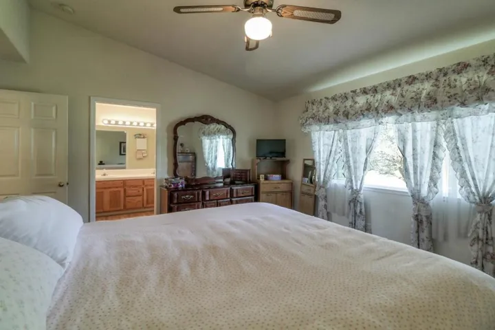 840 Heatherwood Estates Drive, Hollister, California 95023