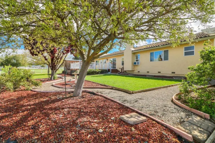 840 Heatherwood Estates Drive, Hollister, California 95023
