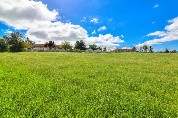 840 Heatherwood Estates Drive, Hollister, California 95023