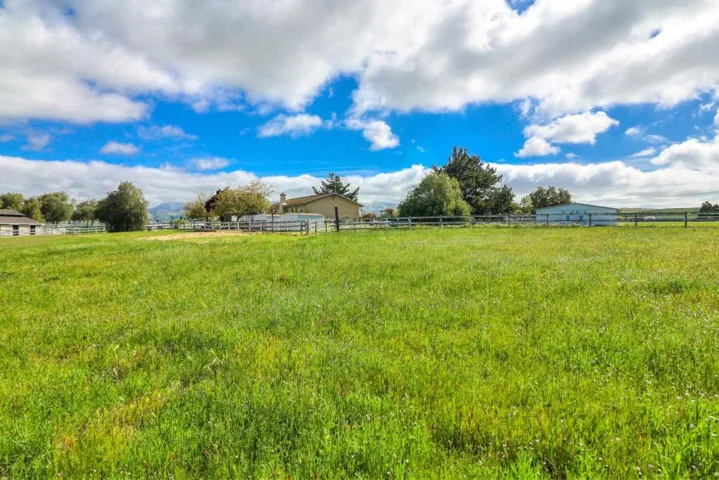 840 Heatherwood Estates Drive, Hollister, California 95023
