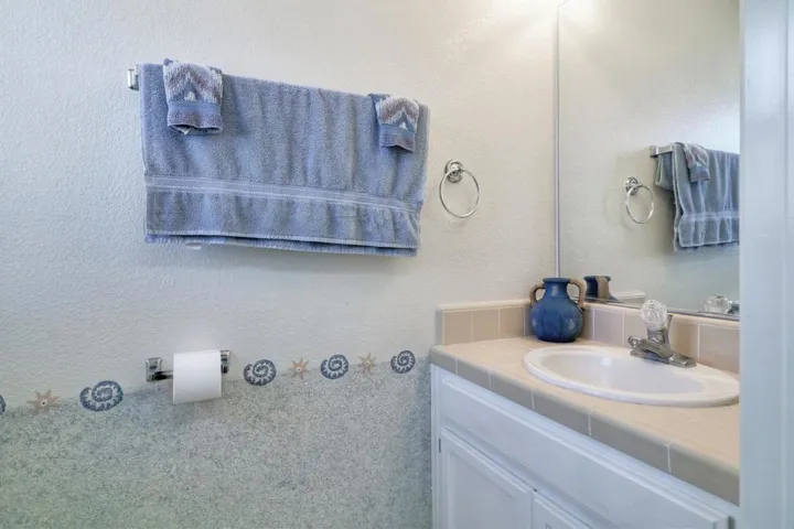 840 Heatherwood Estates Drive, Hollister, California 95023