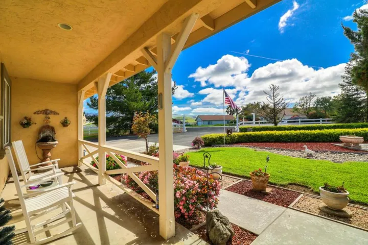 840 Heatherwood Estates Drive, Hollister, California 95023