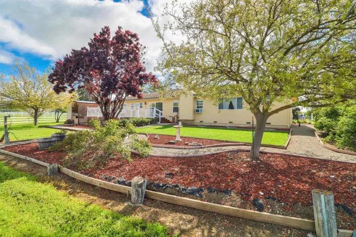 840 Heatherwood Estates Drive, Hollister, California 95023