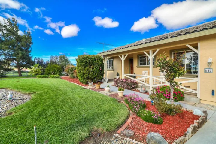 840 Heatherwood Estates Drive, Hollister, California 95023