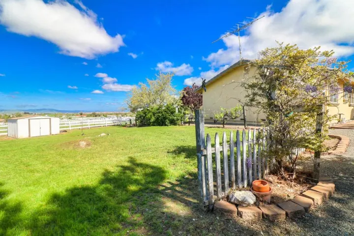 840 Heatherwood Estates Drive, Hollister, California 95023