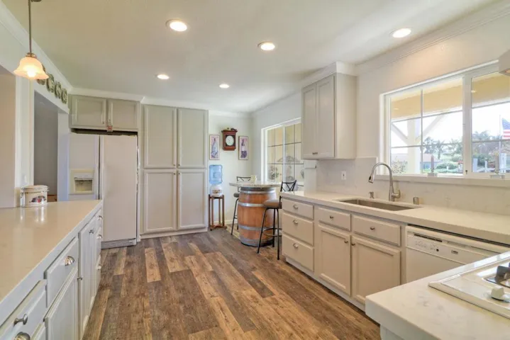 840 Heatherwood Estates Drive, Hollister, California 95023
