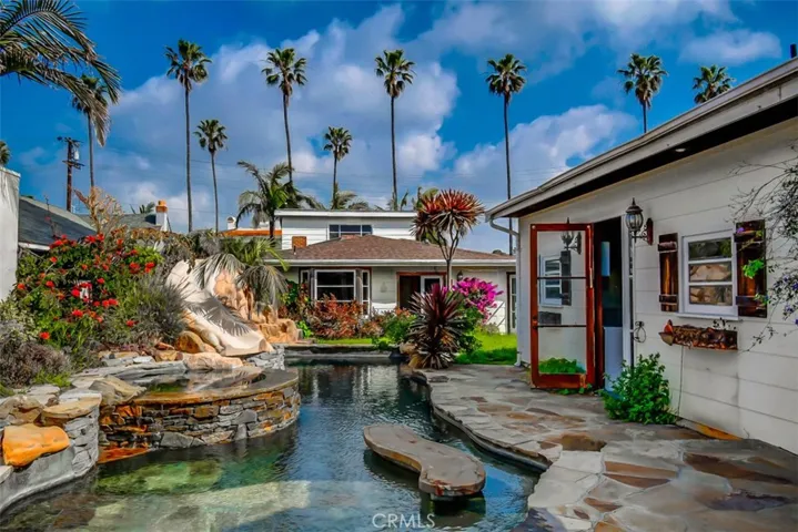 206 Knob Hill Avenue, Redondo Beach, California 90277