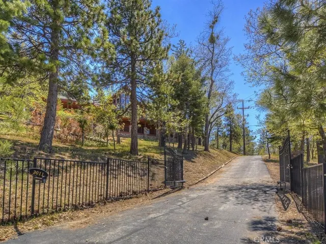 3011 Blue Bird Drive, Running Springs, California 92382