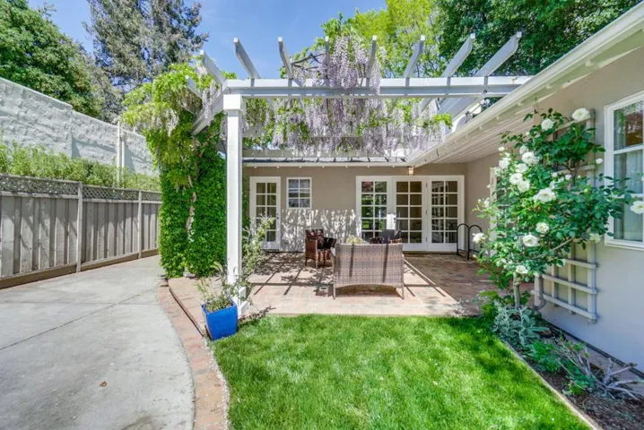 162 Del Monte Avenue, Los Altos, California 94022