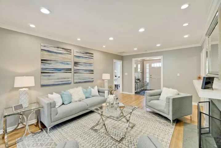 162 Del Monte Avenue, Los Altos, California 94022