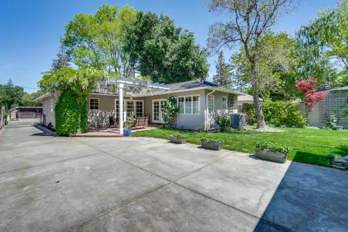 162 Del Monte Avenue, Los Altos, California 94022