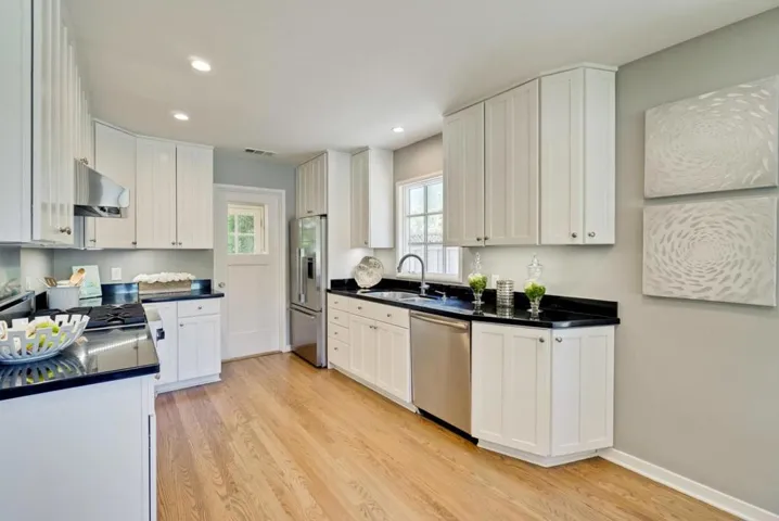 162 Del Monte Avenue, Los Altos, California 94022