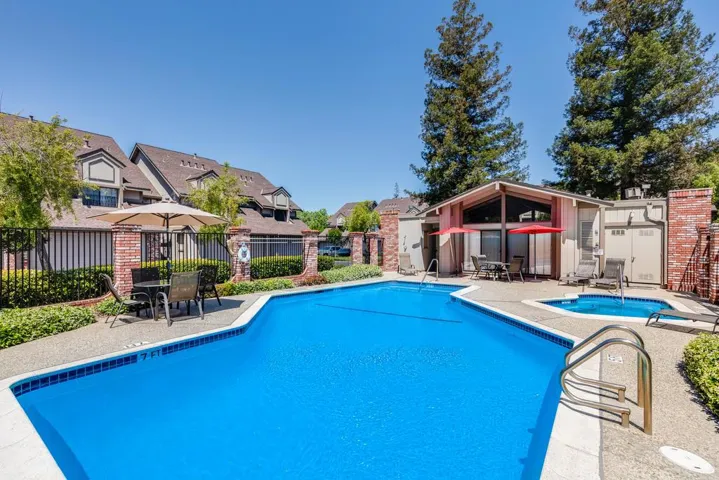 357 W Rincon Avenue A, Campbell, California 95008