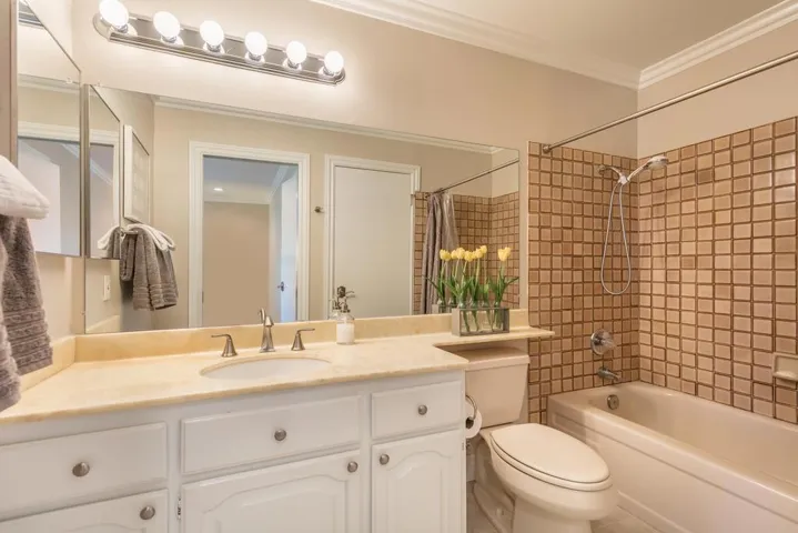 357 W Rincon Avenue A, Campbell, California 95008