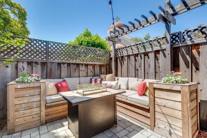 357 W Rincon Avenue A, Campbell, California 95008