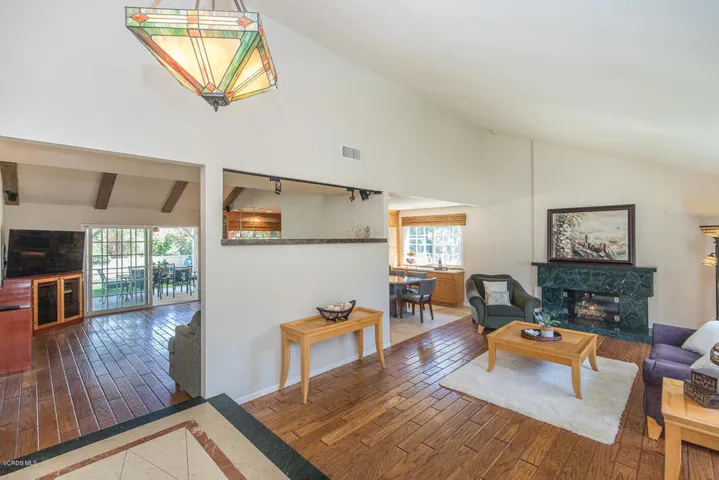3787 Stanton Ct Simi Valley CA-large-010