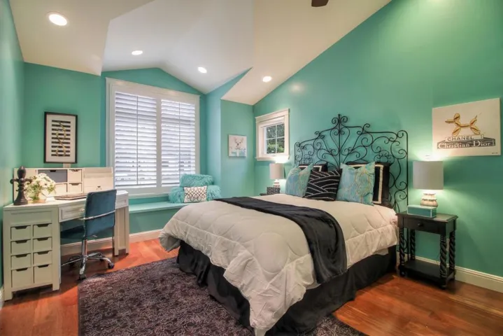 930 Seena Avenue, Los Altos, California 94024