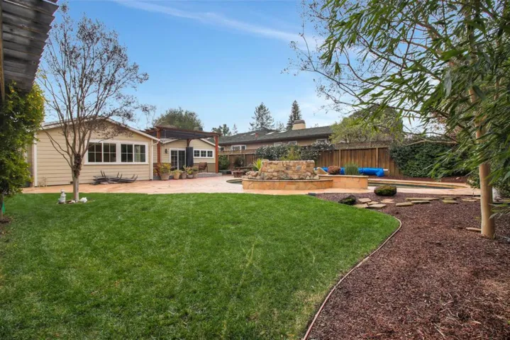 930 Seena Avenue, Los Altos, California 94024