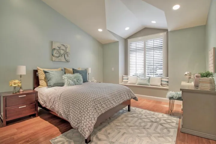 930 Seena Avenue, Los Altos, California 94024