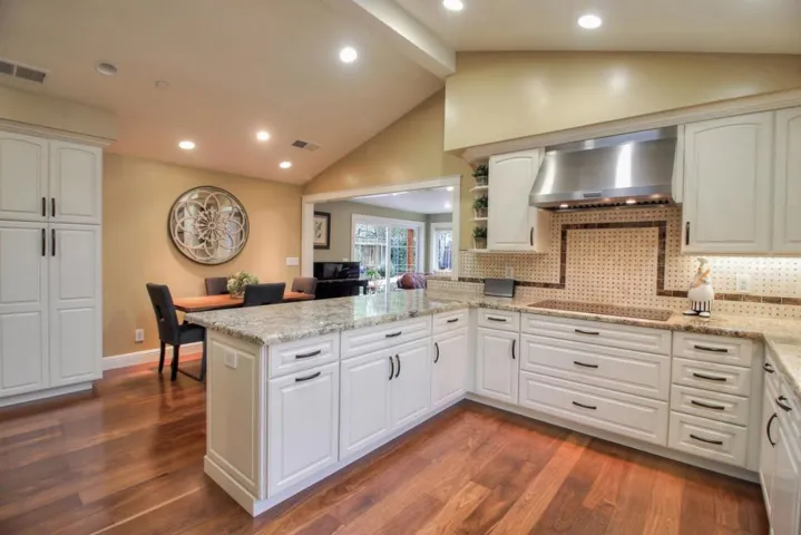 930 Seena Avenue, Los Altos, California 94024