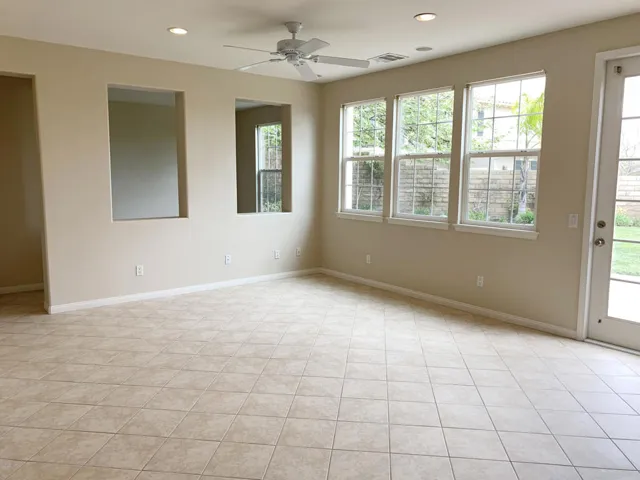 Family room (4)