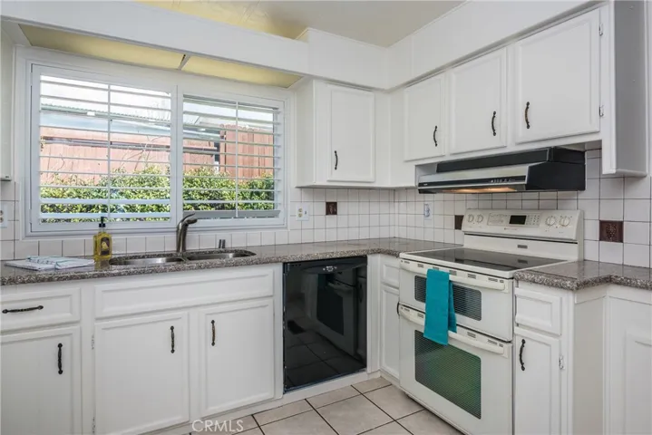 Granite countertops in the kitchen