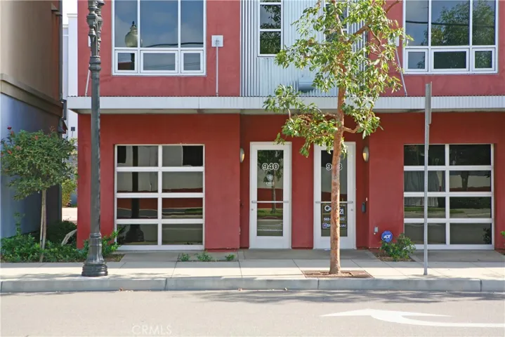 940 E Civic Center Drive, Santa Ana, California 92701