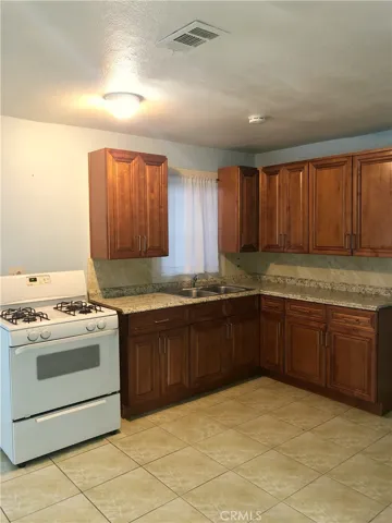 1705 1/2 W 6th Street, Santa Ana, California 92703