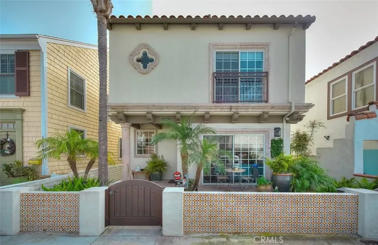 1325 1/2 W Bay Avenue, Newport Beach, California 92661
