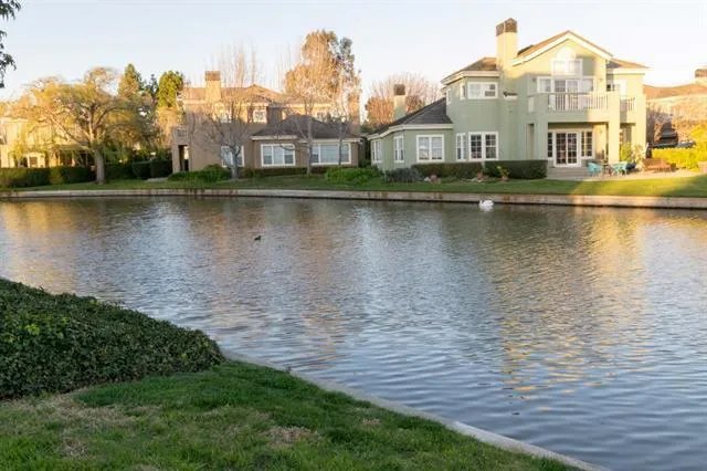 201 Shorebird Circle 201, Redwood City, California 94065
